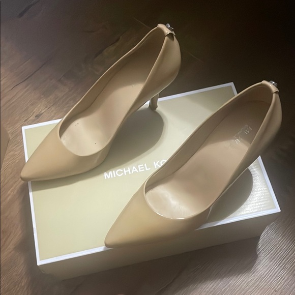 Michael Kors Tan Patent Leather Heels - Picture 1 of 6